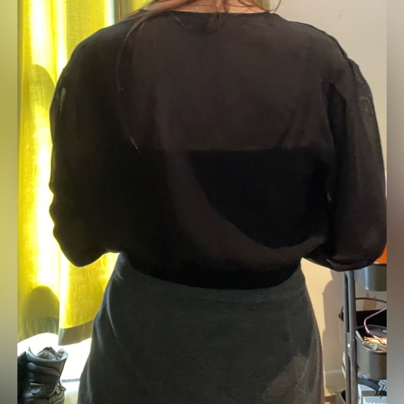 Heart cover blouse worn once - Picture 10 of 10